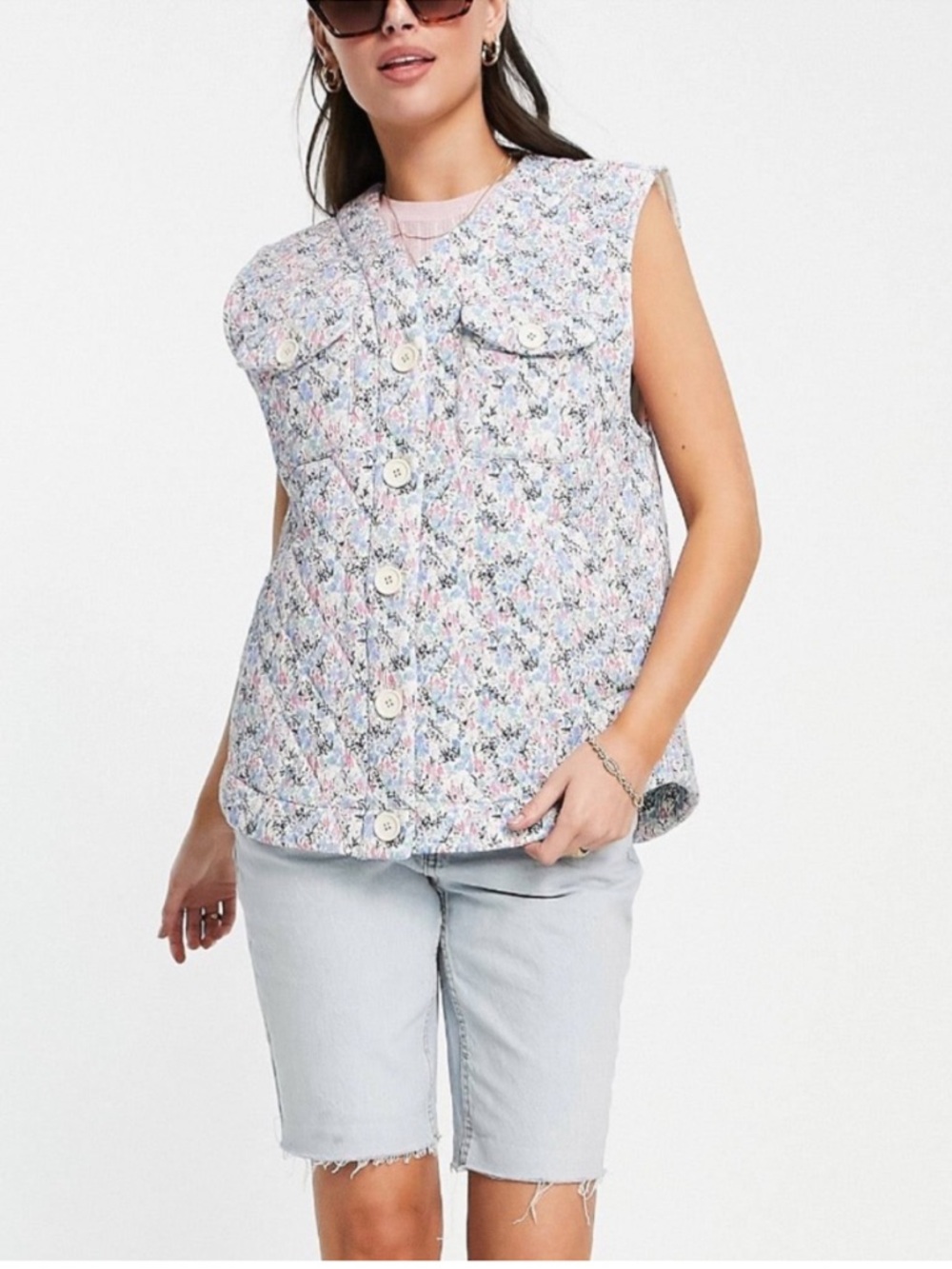 & Other Stories Cream Quilted Floral-Trim Vest with Pastel Print - Picture 7 of 11